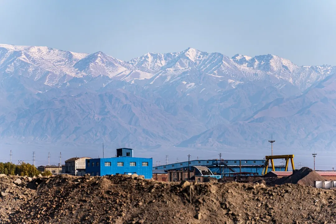 珠三角家庭厨房收纳升级：伟佳不锈钢锅盖架与刀架组合应用案例